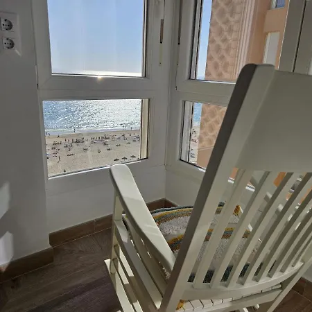 Apartment Skyline - With Breathtaking Views And *